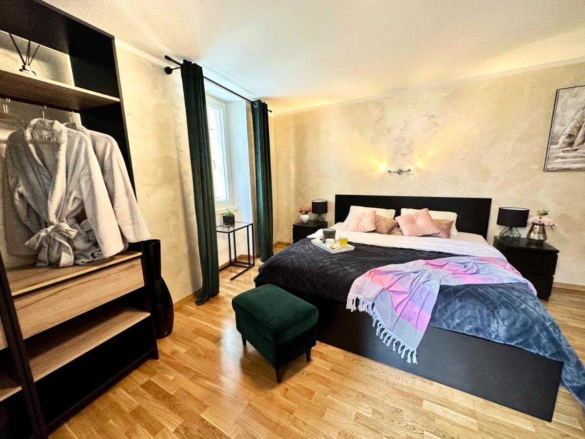 Romeo Apartments Rovigno Екстериор снимка