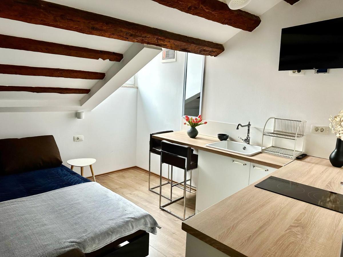 Romeo Apartments Rovigno Екстериор снимка