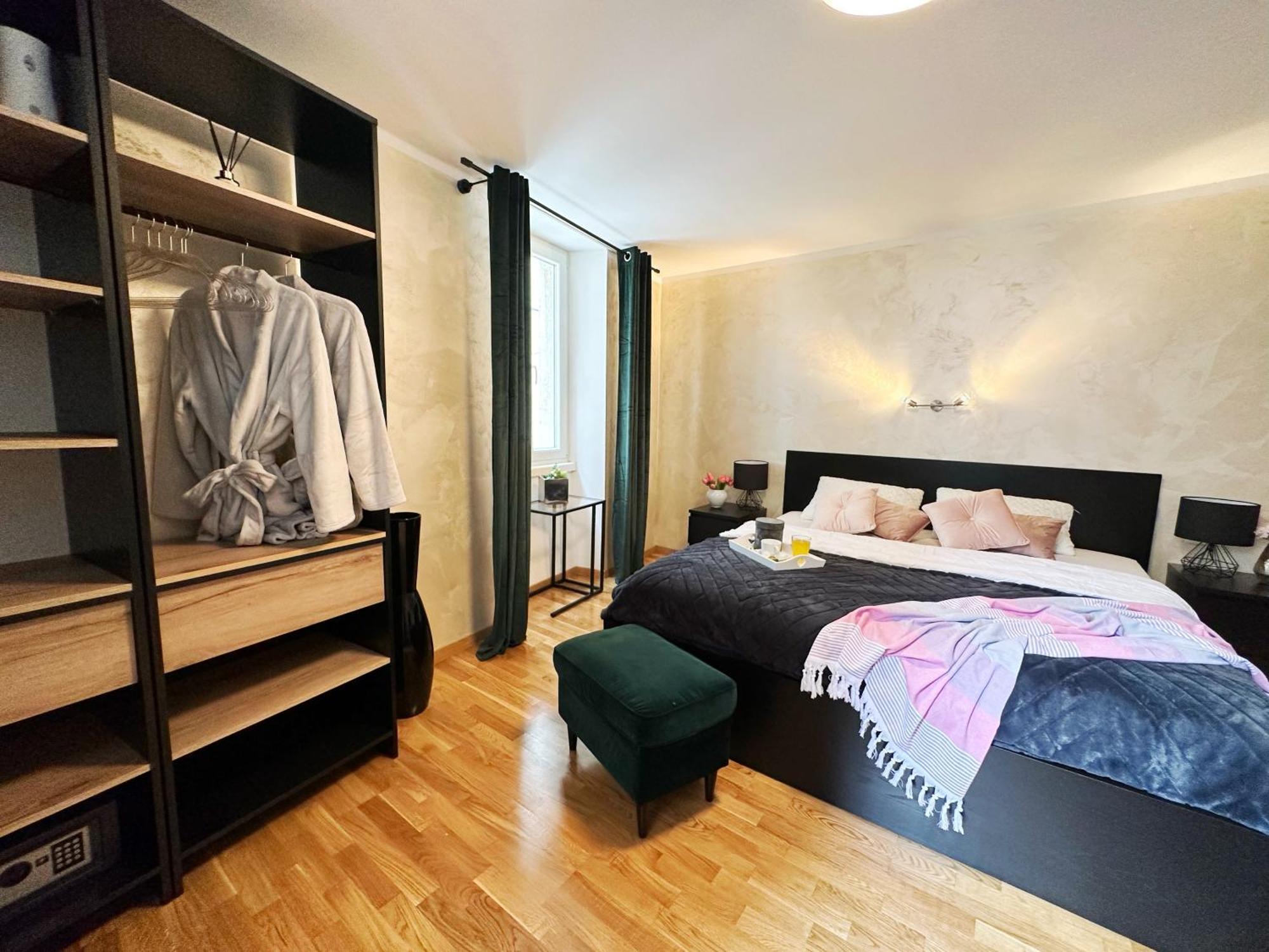 Romeo Apartments Rovigno Екстериор снимка